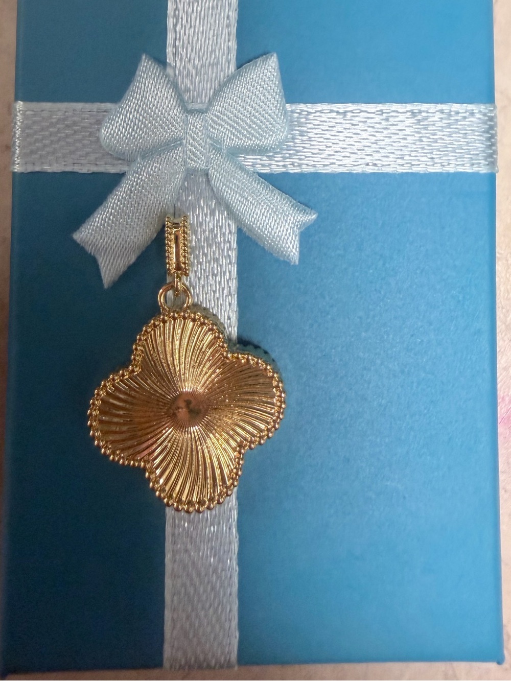 Gold /Green Reversible Clover Flower Pendant 750/18K Gold 20mm